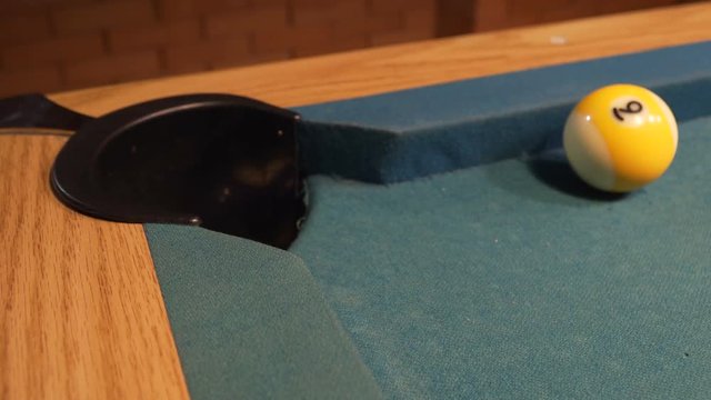 American Pool, the shot nine ball missing billiard pocket
