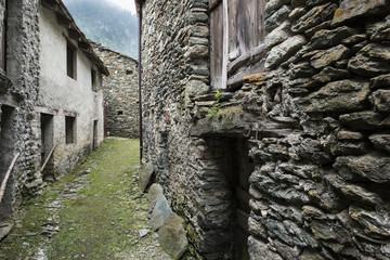 Bergdorf Vila Nova in den Cottischen Alpen, Piemont
