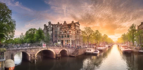 Abwaschbare Fototapete Amsterdam Sonnenuntergang in der Stadt Amsterdam