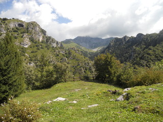 Fototapeta na wymiar italian mountains 
