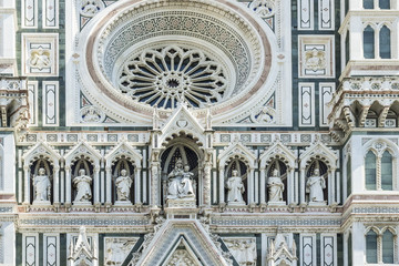 Fototapeta premium Details of the front facade of the Duomo, Florence, Italy 