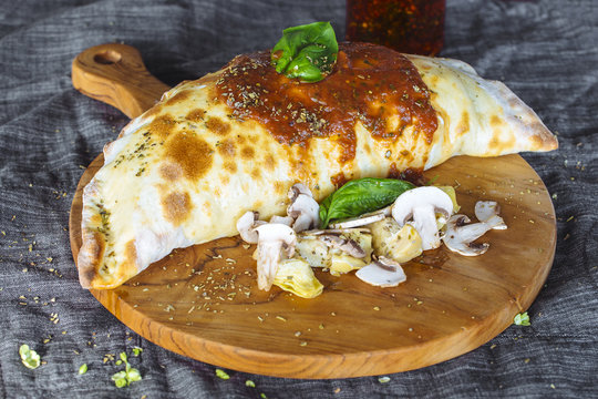 Calzone pizza
