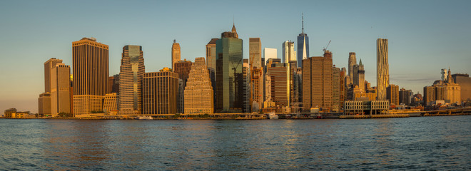 Fototapeta na wymiar Sunrise Over Manhattan View from Brooklyn
