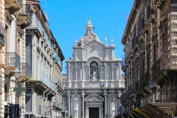 Fototapeta na wymiar Catane (Sicile - Italie) / Piazza del Duomo