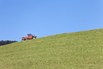 Mechanical tool used by the farmer to move the hay on the meadow, during the sunny days