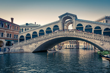Fototapeta na wymiar Rialto Bridge over the Grand Canal in Venice