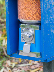 Machine for tourists - Paying to feed the animals