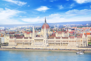 Fototapeta na wymiar Beautiful view of the Hungarian Parliament on the Danube waterfront in Budapest, Hungary