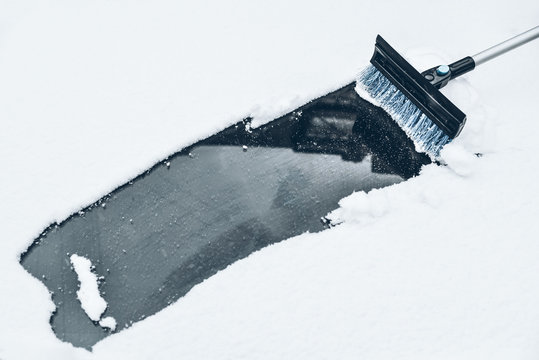Scraping ice and windshield hi-res stock photography and images