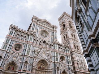 Fototapeta premium Na zewnątrz katedry we Florencji