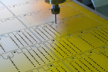 Work of the vertical milling machine with CNC.