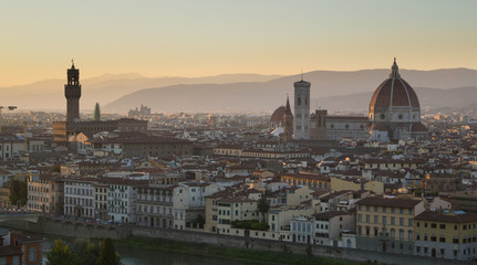 Fototapeta premium A view of the city of Florence in sunset