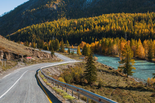 View of autumn landscape Chuya Highway at Altay Mountains, Altai Republic, Russia. © De Visu