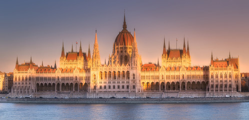 Fototapeta na wymiar Parliament building of Budapest