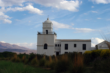Fototapeta premium Hôtel de Cachi construit sur le plan d'une église - 4
