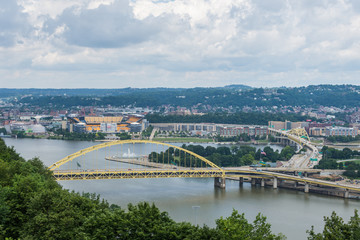 Fototapeta premium Skyline of Pittsburgh w Pensylwanii z Mount Washington