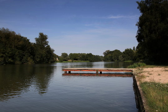 D&eacute;tente pr&egrave;s du rivage.
