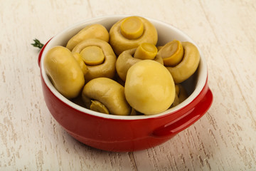 Marinated champignons