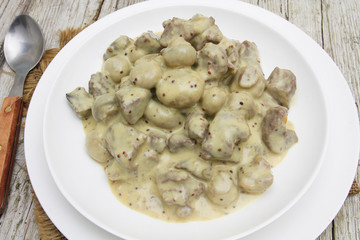 sauté de boeuf sauce moutarde