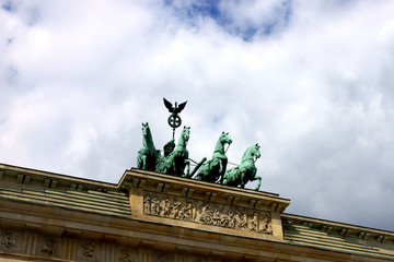 Obraz premium carriage on Berlin Brandenburg Gate Brandenburger Tor, Berlin, Germany