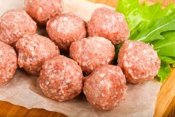 Raw meat balls