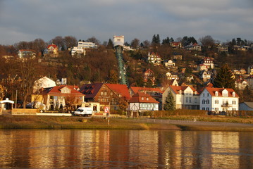Obraz premium Blick nach Loschwitz über die Elbe