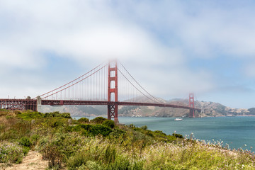 Fototapeta na wymiar The Golden Gate Bridge, San Francisco, California.