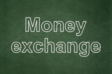Obraz premium Banking concept: text Money Exchange on Green chalkboard background