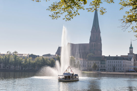 Am Pfaffenteich in Schwerin