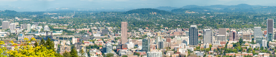 Fototapeta na wymiar Amazing panoramic aerial view of the city of Portand in Oregon - USA