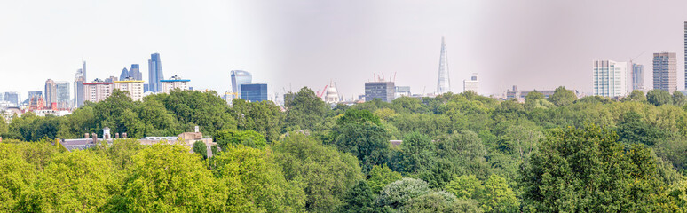 Fototapeta premium London skyline, beautiful panoramic view from city hill