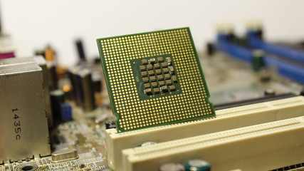 CPU