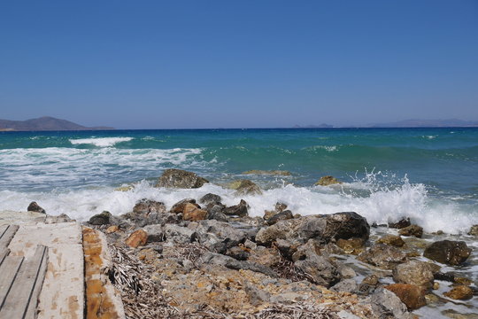 Fototapeta Fale na morzu w Grecji