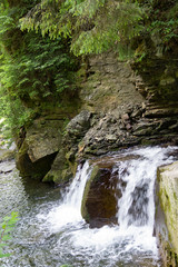 Водопад Девичьи слезы в Украинских Карпатах