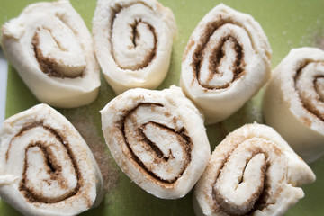 raw bun with cinnamon