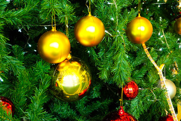 decorated christmas tree closeup