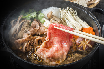 普通のすきやき　Tasty sukiyaki Japanese cuisine  - 183900539