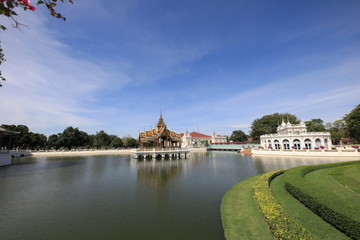 Around the palace Bangpa-in.