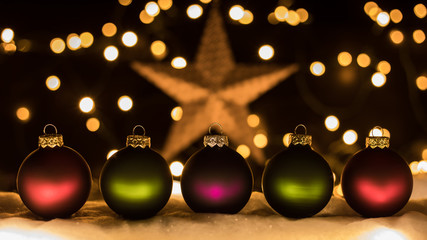 Christbaumkugel mit Stern