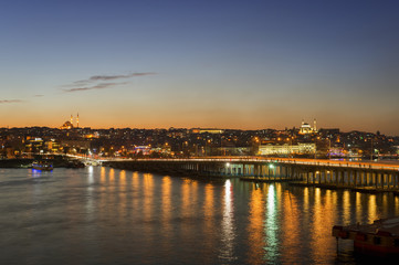Obraz premium Ataturk Bridge And Golden Horn at Night, Istanbul, Turkey