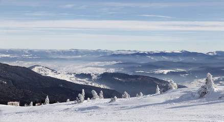Вид на снежные горы © dudnik_tetiana
