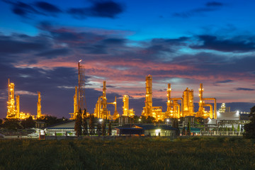 Obraz premium Petrochemical plant