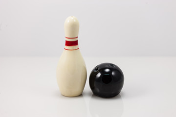 bowling pin and ball salt and pepper shaker