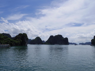 世界遺産のハロン湾