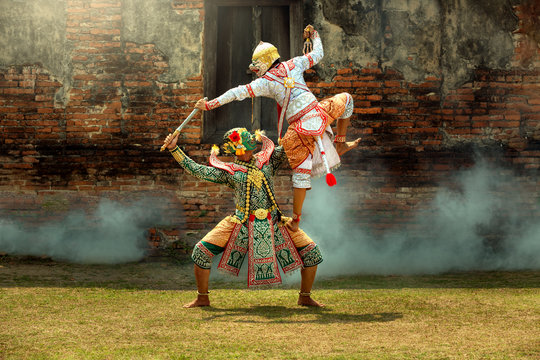 Khon Ramayana Hanuman and Thod Sa Kun soldier monkey with giant character in Rama story of Thailand and Asia.