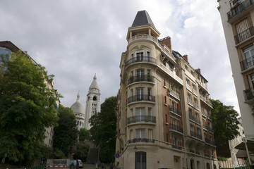 Immeuble parisien d'angle