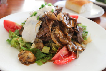 beef and vegetable salad