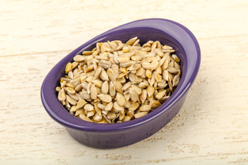 Peeled sunflower seeds