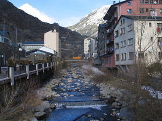 Andorra la Vella, capital de Andorra, elpais de los Pirineos