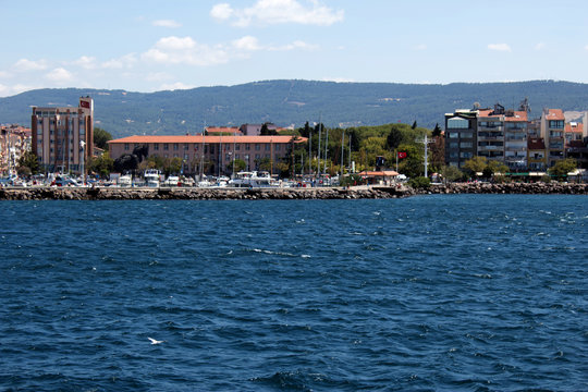 Canakkale T&uuml;rkei-Hafenblick auf das Meer mit der F&auml;hre
